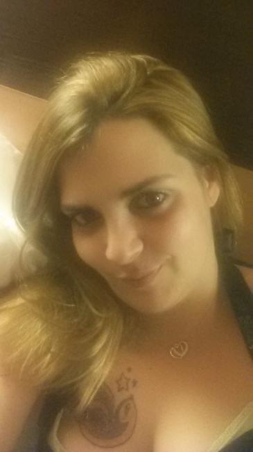 Kat, jeune et sensuelle
